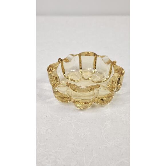 Vintage Fostoria Spool Glass Ashtray Yellow Daisy Flower 3.25" Inch Small - Picture 1 of 6